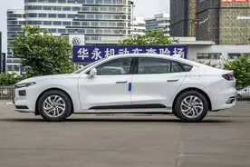 经常跑高速，建议买中型轿车，看看这三款，操控性好，沉稳不飘图片