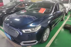 一箱油只跑300多公里 花11万提辆福特金牛座值不值？图片