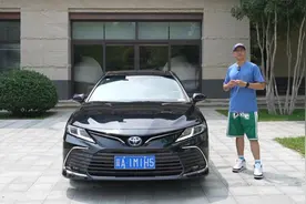 提车一个月，聊聊丰田凯美瑞该选哪款？次低配足矣！视频封面