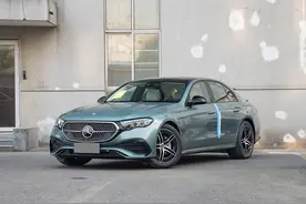 配置增加，价格不变，2025款奔驰E级标轴版上市，起售价45.92万元图片