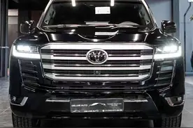 搭3.5T V6+10AT，全新一代丰田兰德酷路泽实车曝光，画风大变图片