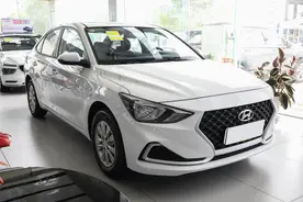 合资三厢代步买菜，便宜省油配置不错，耐用毛病少，实拍现代悦动图片