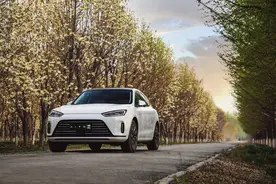 首批车主回访，问界M5增程式混动真的这么有料？图片