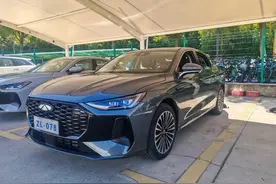 奇瑞风云A8L配置曝光，长近4米8+迎宾灯，配独立后悬+续航2500km图片