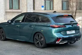 标致308旅行版现身国内，引入一定买？图片