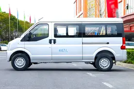 东风小康面包车只有一个囊，却卖到12.98万，凭什么？图片