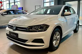 6万就能入手，喝92油，油耗最低5.6L，看了这款，飞度瞬间不香了图片