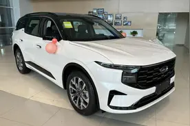 到店实拍福特锐界L，优惠可达3万，标配2.0T动力，值得入手吗？图片