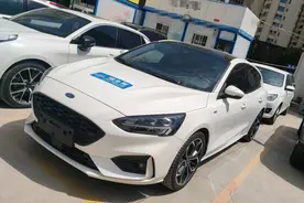 曾经的销量冠军，现在却无人问津！这辆7万块的福克斯值得买吗？图片