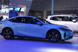 把中型轿车油耗拉至“3”时代，深蓝L07成都车展首发亮相视频封面
