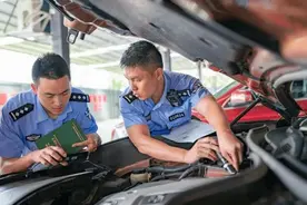 车主们注意！5月1日起，车牌能自编，还可异地变更车辆信息，支持图片