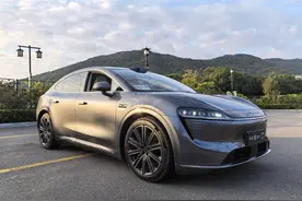 试驾智界R7：外表很热血，没有想到底盘很软糯图片