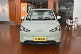 小型纯电SUV丨7.99万起，续航301公里，试驾评测哪吒V！图片