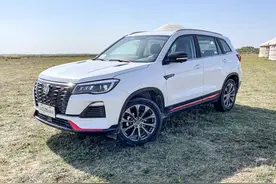 10.29万买长安CS75？10.25寸中控屏/天窗/1.5T 性价比炸裂！图片