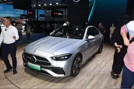 插电混动的奔驰C 350 eL，由2.0T+电机组成，售价40.73万图片
