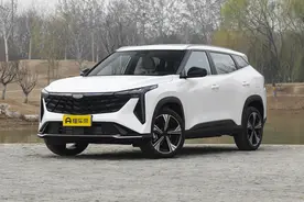 优惠8000元，月销6011辆，轴距2701mm，一文解析吉利博越用车成本图片