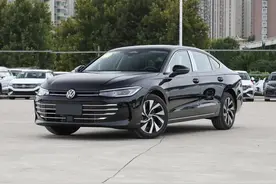 养一台2.0T帕萨特一年要多少钱？每月2千以内能搞定吗？图片