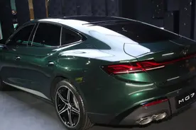 号称“中国版帕拉梅拉”，四大高颜值轿车，谁是保时捷最佳平替？图片