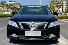 实拍二手凯美瑞，配真皮座椅，跑了12万公里还值多少钱？图片