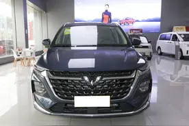 五菱凯捷：提供混动车型+6座，最高直降2万实力如何？图片