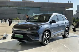 亏电油耗3.79L！比亚迪最便宜的插混SUV来了图片