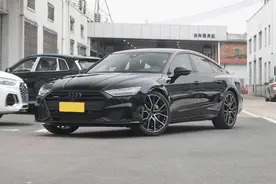 实拍奥迪A7，最快5.3秒破百，还带原厂电动尾翼，除了贵没缺点图片