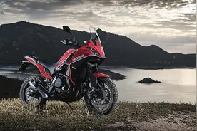 售价45880元，高性价高配置合资拉力莫里尼X-Cape650图片