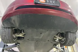 特斯拉新款model 3 底盘实拍详解图片