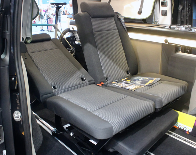 新款奔驰露营车发布！4座4卧设计，日常代步有面子周末还能郊游