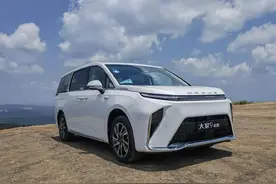 舒适好开才是硬道理！试驾上汽大通MAXUS大家9超混图片