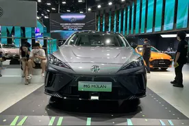 428匹马力，零百加速3.8秒，MG MULAN四驱版售18.68万图片
