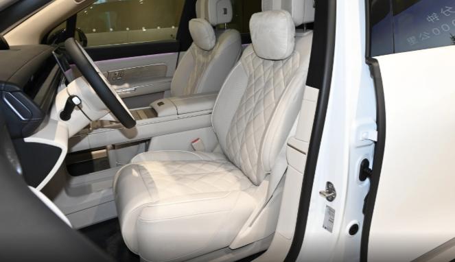 蔚来es8_蔚来ES8 2026款 七座行政豪华版_蔚来ES8 7座行政豪华版评测