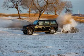 地表最强越野车2024款牧马人罗宾汉穿越林海雪原的越野激情图片