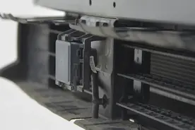 长安CS75PLUS：前后钢板防撞梁，依旧没看到网传的铝合金图片