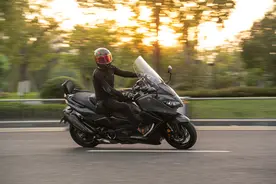 超详细测评雅马哈Tmax560︱这才叫伟大的心随意动（下）图片