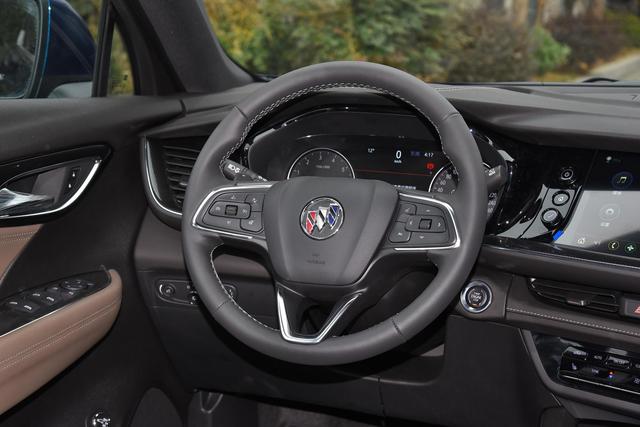 别克昂科威Plus外观漂亮，安静舒适，配2.0T+9AT变速箱，性价比高