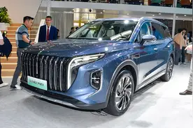 丰田没做的电四驱，红旗HS7插混搞定，用2.0T还更省油？图片