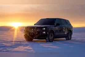 新车 | 上海车展亮相/光辉版或售100万起 极氪全新旗舰SUV定名极氪9X图片