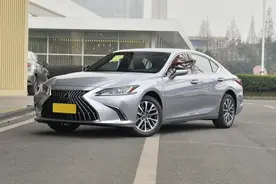 30万预算买豪华轿车，雷克萨斯ES和凯迪拉克CT5有可比性吗？图片