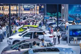 关注｜财政部下达2025年新能源汽车补贴，金额达98.85亿元图片