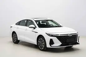 新车 | 1.5升插混动力/纯电续航53公里，奇瑞艾瑞泽8 C-DM新车型曝光图片