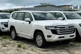 报价85.8万起，丰田兰德酷路泽4.0L车型开售，选它还是坦克500？图片