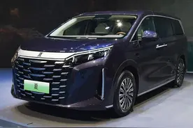 唐L和汉L双王炸，比亚迪不卷低价了，最慌的是BBA？图片