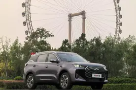 抢先试驾2025款瑞虎7 PLUS，不像10万元价位的车图片