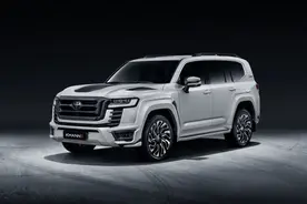 战斗民族改装丰田陆巡LC300，10万元的外观套件图片