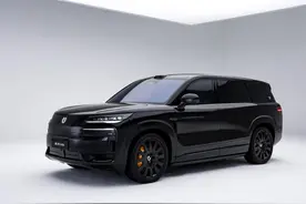 腾势N9黑武士版上市，马力925匹，综合续航1300公里，售38.98万起图片