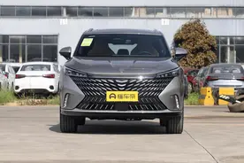 售价11.79万元起，全新荣威RX5正式上市，竞争哈弗H6图片