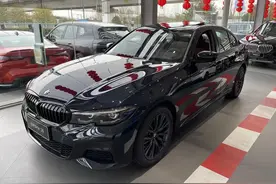 标轴宝马325i实拍，比长轴短110毫米，你真的爱3系吗？图片