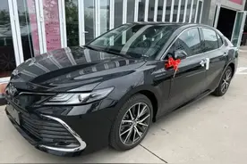 凯美瑞新车优惠近4万，之前冲着保值去的车主叫苦不迭图片