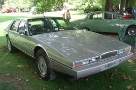 首款使用数字仪表的量产车-阿斯顿马丁Lagonda图片